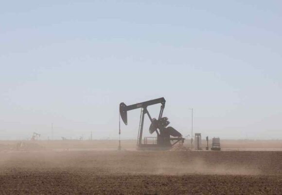Slide in oil prices drives rebound in battered government bonds